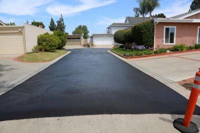 Resealing the Driveway Improves its Appearance